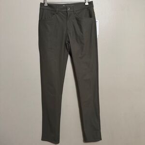 Vuori men’s Meta Pant Athletic Slim Fit 28x 34 Trouser in color oregano